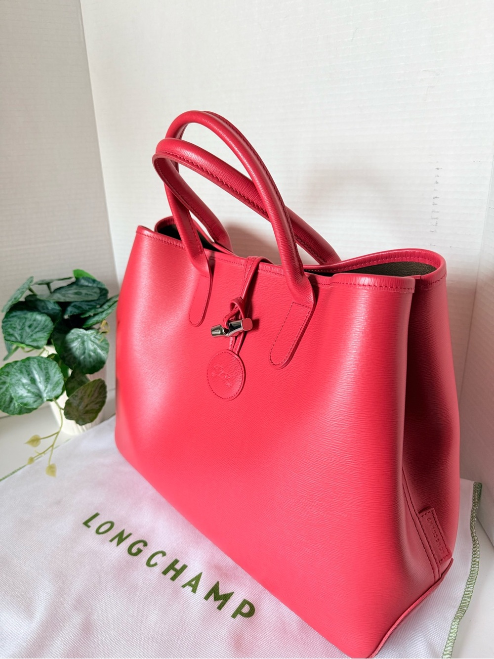 Longchamp Roseau Coral-Red Leather Tote with Toggle Detail - Picture 5 of 17